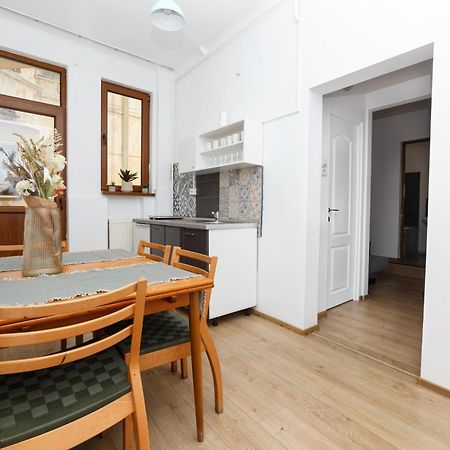 Color Apartments Franceza St 부쿠레슈티 외부 사진
