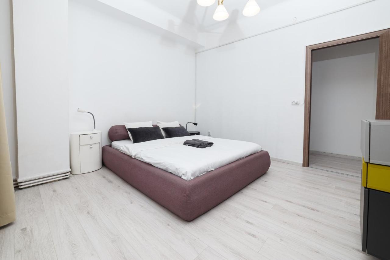 Color Apartments Franceza St 부쿠레슈티 외부 사진