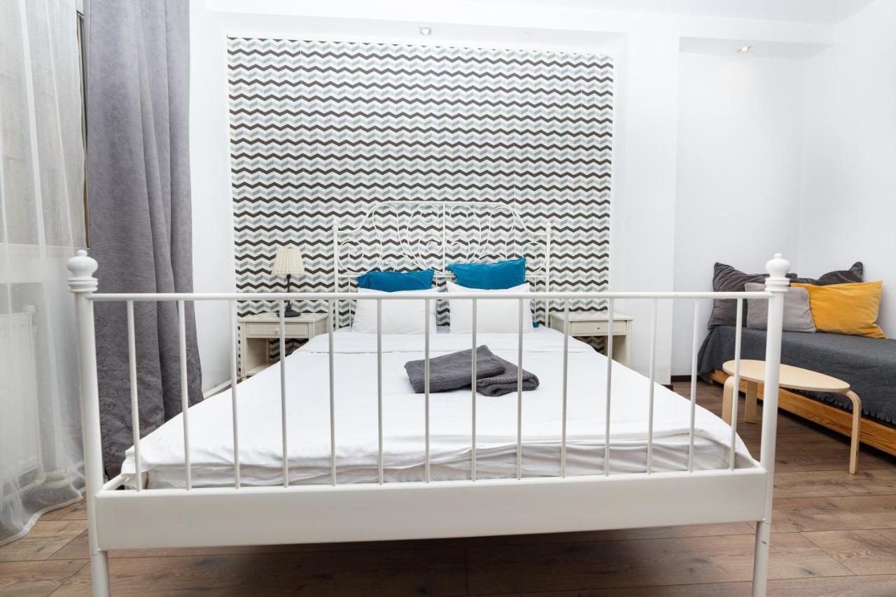 Color Apartments Franceza St 부쿠레슈티 외부 사진