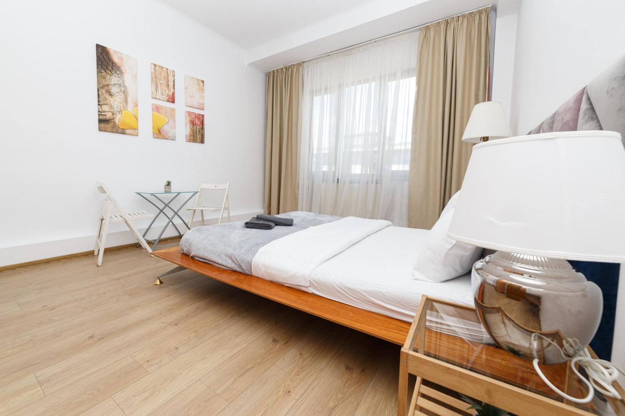 Color Apartments Franceza St 부쿠레슈티 외부 사진