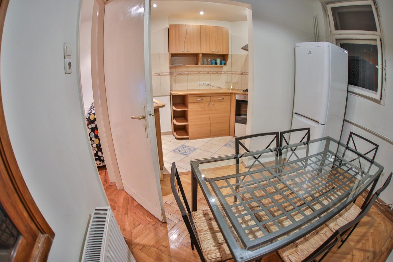 Color Apartments Franceza St 부쿠레슈티 외부 사진
