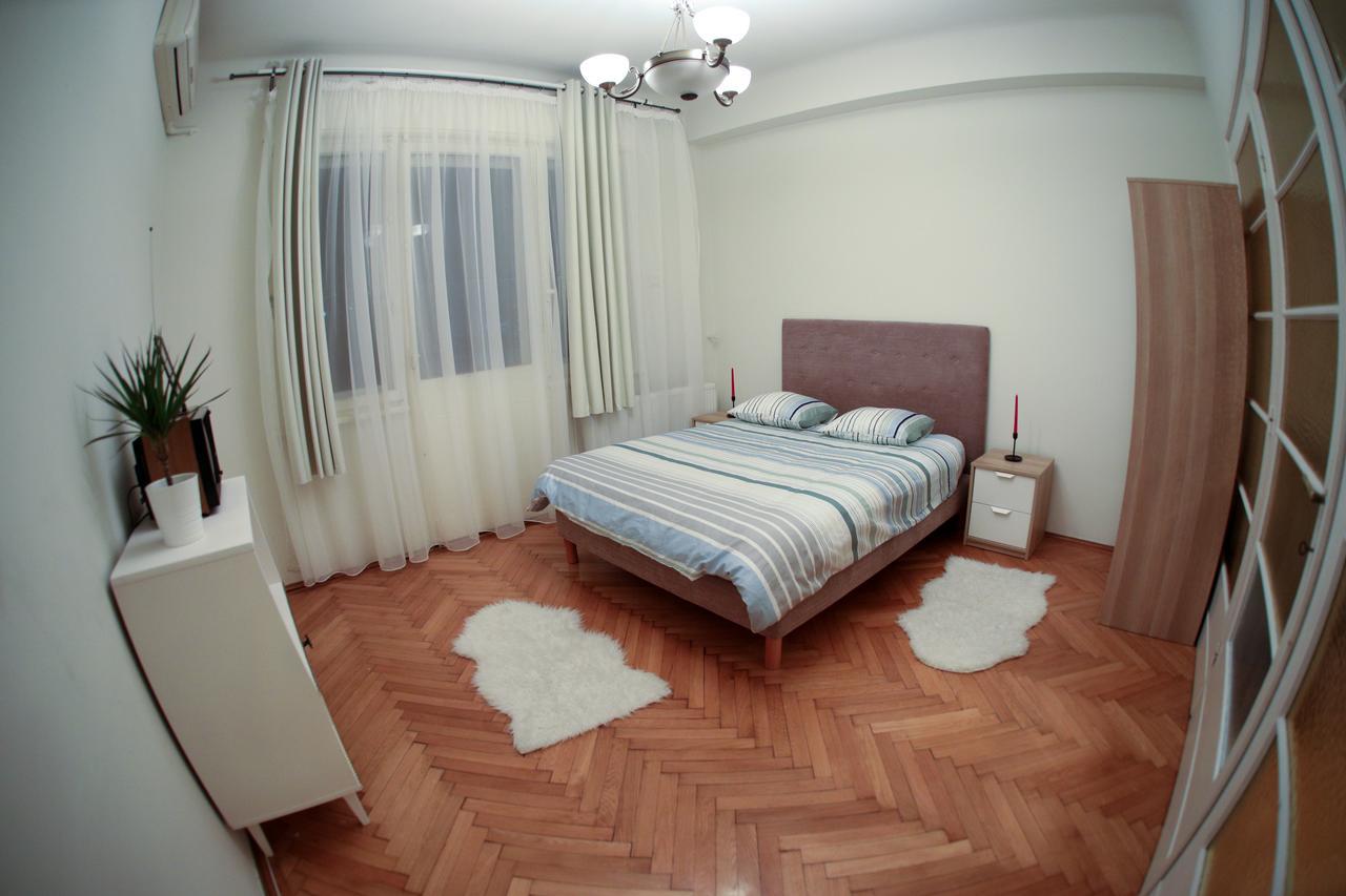 Color Apartments Franceza St 부쿠레슈티 외부 사진