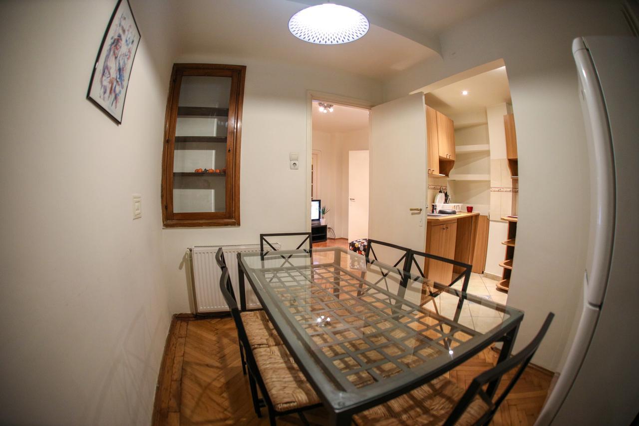 Color Apartments Franceza St 부쿠레슈티 외부 사진