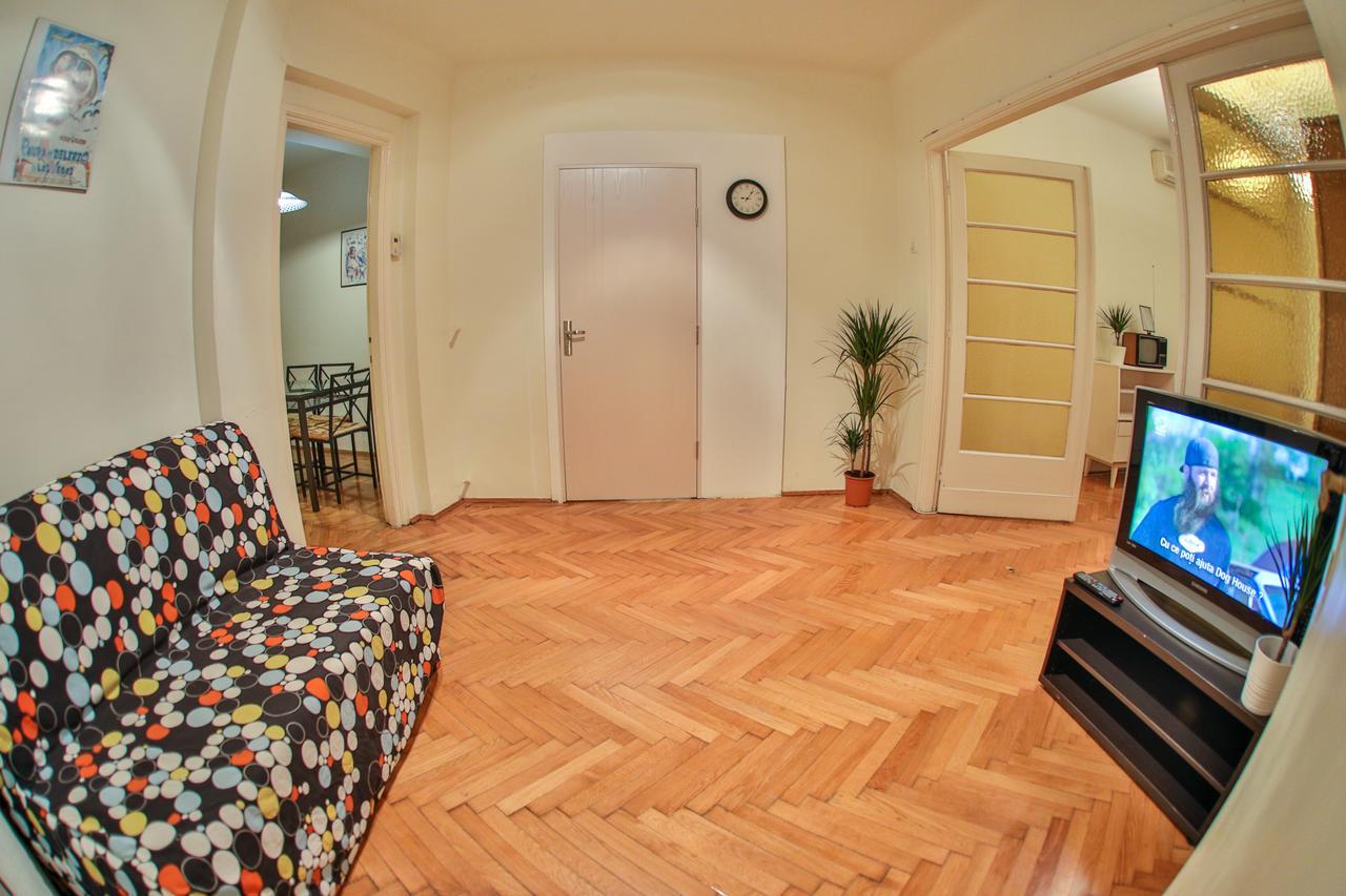 Color Apartments Franceza St 부쿠레슈티 외부 사진