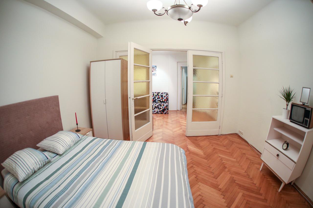 Color Apartments Franceza St 부쿠레슈티 외부 사진