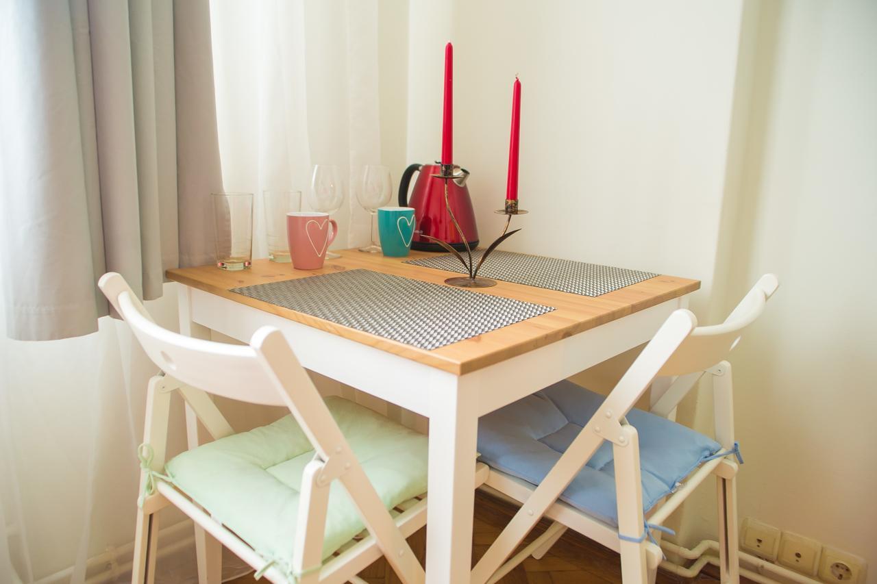 Color Apartments Franceza St 부쿠레슈티 외부 사진