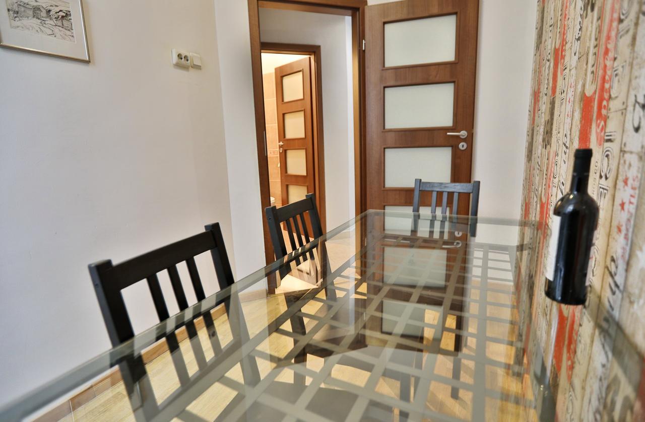 Color Apartments Franceza St 부쿠레슈티 외부 사진