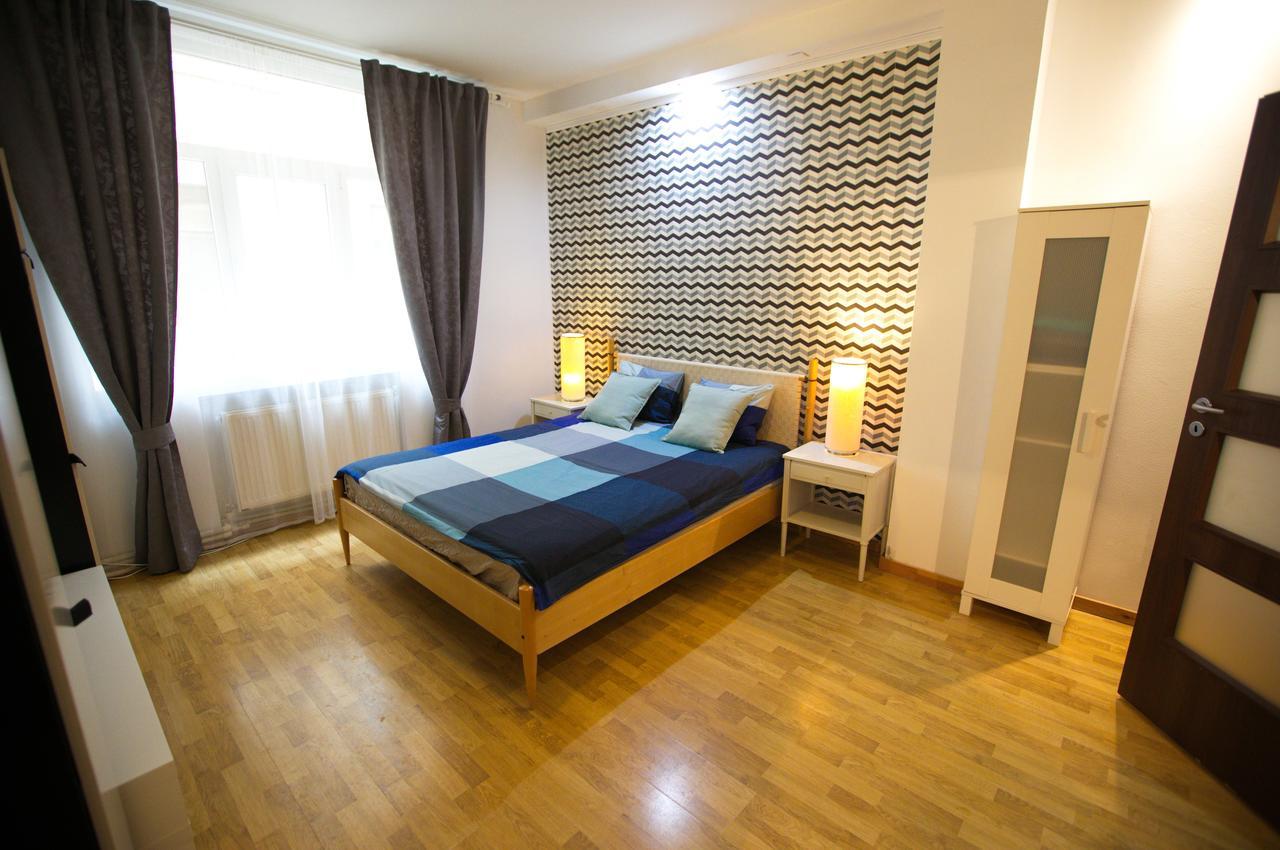 Color Apartments Franceza St 부쿠레슈티 외부 사진